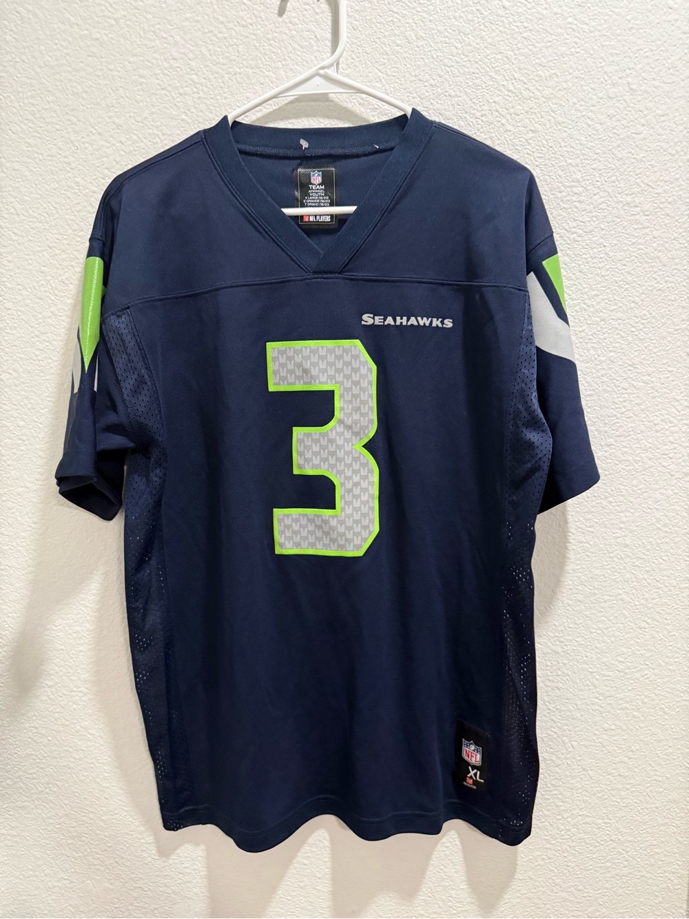 NFL Team Apparel Seattle Seahawks Russell Wilson #3 Youth Jersey XL Blue NFL